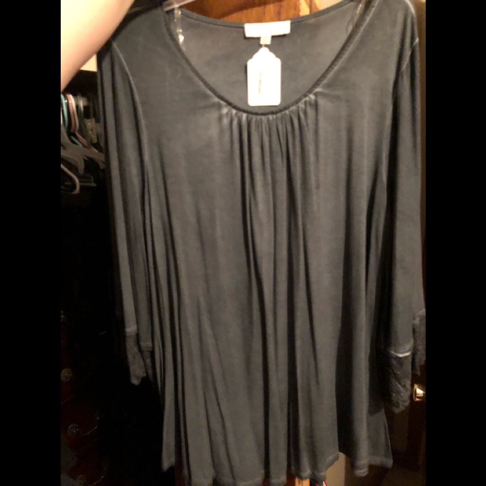 Grey 3/4 length sleeve top
